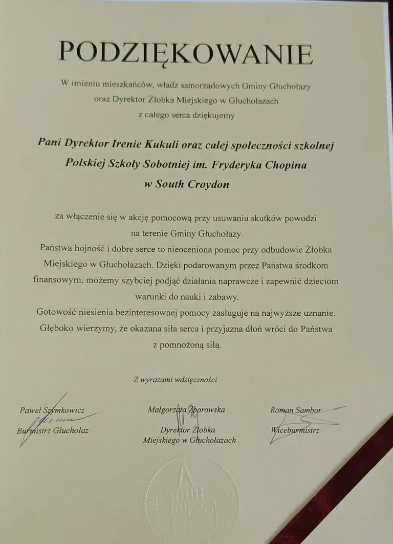 Dyplom z nagłówkiem „Podziękowanie” skierowany do dyrekcji i społeczności szkolnej, z podpisami u dołu.